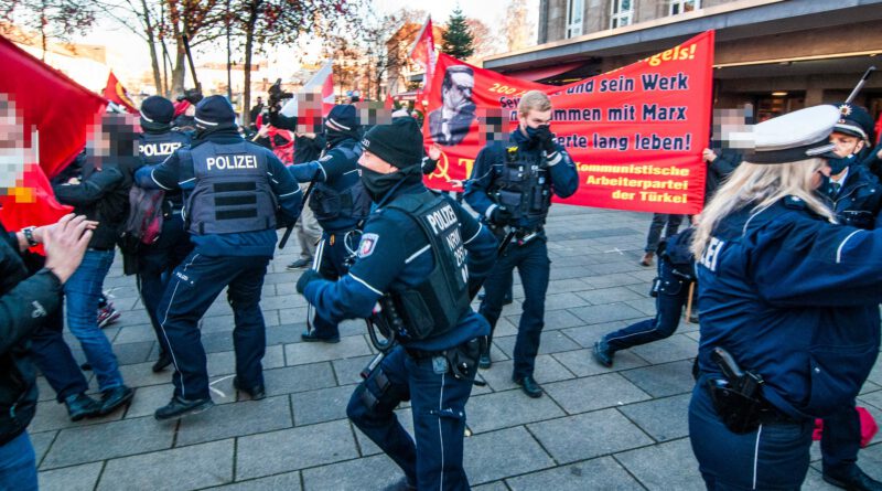 Polizeigewalt gegen Engels-Gedenken in Wuppertal