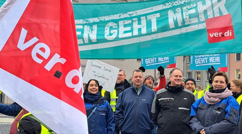 »Wir sind hier, wir sind laut, weil ihr uns die Kohle klaut!«