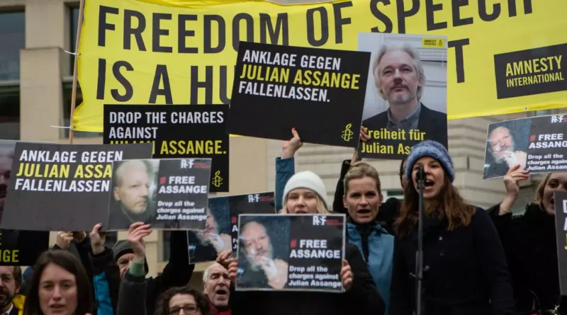 Julian Assange aus Gefängnis entlassen