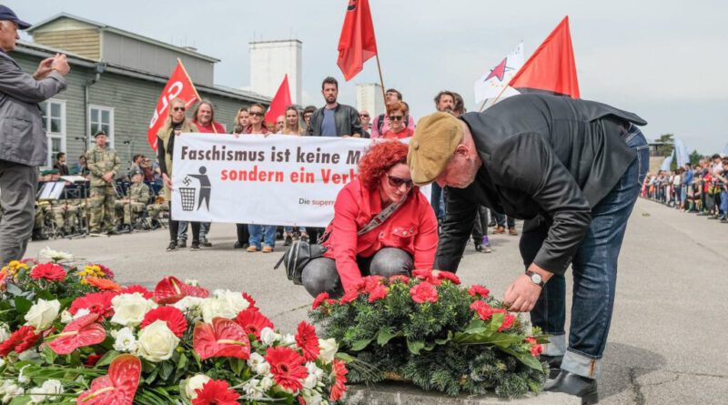 Günther Hopfgartner bei der internationalen Befreiungsfeier in KZ-Gedenkstätte Mauthausen