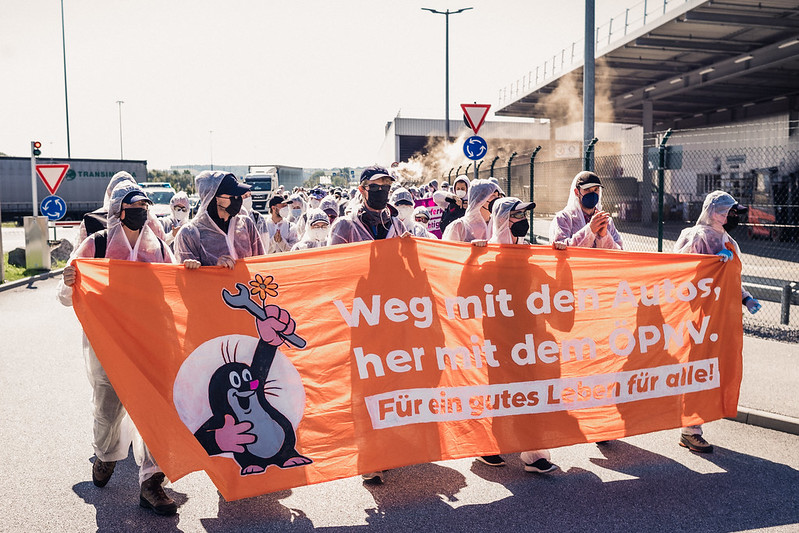 Polizei geht gewaltsam gegen IAA-Proteste vor